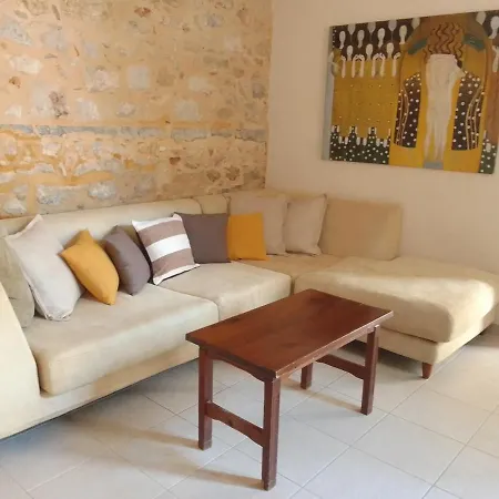 בית נופש Creta In Center 1 *